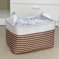 Panier de rangement en tissu à motifs chevrons marron avec doublure blanche et poignées. - Avec Cordon Épais à Trois Couches / Café Petite Bourgeoisie Petit