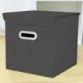 Dunkelgraue faltbare Stoff-Aufbewahrungsbox mit Deckel für Kleiderschrank und Spielzeug. - Groß (28x28x28cm) / Mit Deckel Grau