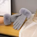 Gants de tricot gris chaud d'hiver pour femmes avec poignets en fausse fourrure douce. - Taille unique / Gants à Doigts / Gris clair