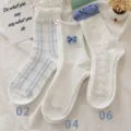 Chaussettes mi-hautes japonaises douces avec jolis nœuds et motifs à carreaux pour femmes. - Taille unique / Style Nœud Bleu Japonais 2-4-6