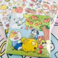 Leuk vierkant ringbandnotitieboekje met schattige hondjes en fruitstickers voor dagelijks. - Appel Vrede en Vreugde