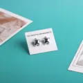 Silberne Stern Hijab Magnete, starke Magnetschnalle fur Damen Kopftuch Schal rutschfeste Pins. - 2er-Pack / Silberton