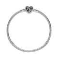 Vista dettagliata del bracciale maglia serpente argentata con chiusura cuore albero della vita DIY. - 18cm