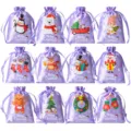 Sacchetti regalo natalizi in satin con simpatiche stampe festive per dolciumi e feste. - 12 Pezzi/Confezione / Viola chiaro