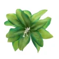 Detailansicht der 3D Stoff Lilie Haarklammer mit grünen Farbverlauf Blütenblättern und Staubgefäß. - Grün