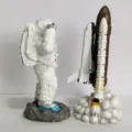 Astronaut and space shuttle launch figurine set, resin spaceman model for desktop decor toys. - No Flag