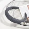 Serre-tête en tissu rayé gris foncé avec étiquette faite main, accessoire cheveux détail. - Rayé Gris avec Étiquette Dorée