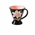Tazza in ceramica giglio nero con interno rosa, elegante tazza da caffè tromba alto piede 320ml - Giglio Nero