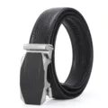 Herren schwarzer Automatik Schnalle Ledergürtel, stilvoller Metall Ratschen Anzuggürtel. - 115cm / Silber