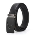 Herren Automatik Gürtel Schwarzes Leder, Lässiger Business Mattierter Riemen Metall Schnalle - Waffenschwarz / 115cm