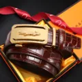 Men's brown alligator pattern automatic buckle belt, premium business casual leather belt. - Gold