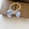 Hübsches Perlen Hundehalsband mit blauer Schleife, elegantes Prinzessinnen Haustier Halsband. - M / Blau