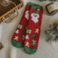 Chaussettes de sol de Noël en molleton corail chaud mignon Père Noël femme hiver - Taille unique / Père Noël Chapeau Vert