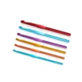 Nahaufnahme bunter eloxierter Aluminium-Häkelnadeln in verschiedenen Größen für DIY-Handarbeiten. - 6er-Pack (5-8mm)
