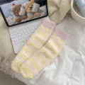 Calcetines acogedores de felpa coral a rayas mujer invierno cálidos peluche casa. - Talla única / Amarillo