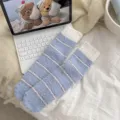 Calcetines de mujer a rayas de felpa coral suave gruesos calientes invierno dormir - Talla única / Azul