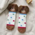 Süße flauschige Wintersocken mit 3D Welpen Design, dicke Korallenfleece kuschelige Haussocken. - Einheitsgröße / Punkt