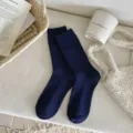 Solid dark blue lambswool slouch socks, warm ribbed mid-tube retro thick winter socks. - One Size / Navy Blue