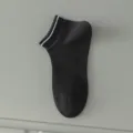 Herren schwarze Sneakersocken reine Baumwolle kurze Sportsocken mit Streifen atmungsaktiv - Einheitsgröße / Schwarz