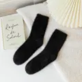 Chaussettes mi-hautes duveteuses noires douillettes, chaussettes thermiques douces d'hiver. - Taille unique / Noir