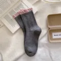 Femmes coton chaussettes mi-hautes gris rose volant revers motif coeur jolie variante - Taille unique / Bord Rose Gris