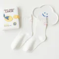 Chaussettes mi-hautes blanches en coton pour femmes avec broderie rose style japonais mignon. - Taille unique / Rose