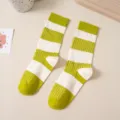 Grün weiße gestreifte Damen Socken trendige koreanische Baumwolle mittlere Socken Freizeit Mode - Einheitsgröße / Grün