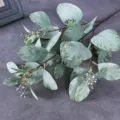 Ramo di eucalipto artificiale con bacche, pianta verde per decorazione d'interni e floreale. - Grigio Bianco