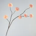 Ramo di fiori artificiali di crisantemo a sfera, arancione chiaro, lungo circa 97cm. - Arancione Chiaro