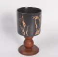 Portacandele a calice in ceramica retrò con base in legno per decorazioni e composizioni floreali. - Vena Dorata Nero Medio