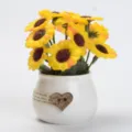 Piccolo girasole artificiale in vaso di ceramica, ideale per la decorazione domestica. - Mini Vaso Girasole