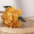 Ramo di ortensia artificiale gialla, fiore finto retro per decorazione casa nozze. - Giallo