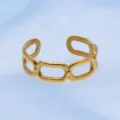 Anillo abierto geométrico de acero de titanio dorado minimalista y de moda. - Rectángulo