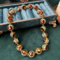 Vintage paleis stijl grove edelsteen ketting met rode agaat, tijgeroog en turkoois accenten. - Natuurlijke Tijgeroogsteen