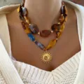 Conjunto de collar multicapa de pañuelo de seda y cuentas acrílicas con colgante de sol elegante. - Collar de Pendentif de Sol con Bufanda Estampada Amarilla (Estilo 7)