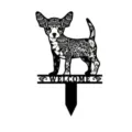 Primo piano dettagliato del paletto da giardino chihuahua nero con motivi tribali. - Cartello di Benvenuto Chihuahua (10cm)