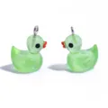 Grüner Harz-Enten Anhänger, süßes DIY Schmuck Zubehör für Halsketten und Schlüsselanhänger. - Geleefarbener Ente Anhänger (A10-416) / 20x15mm / Grün