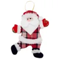 Vista dettagliata del simpatico Babbo Natale in tessuto per decorazione dell'albero di Natale. - Babbo Natale in Tessuto a Scacchi