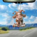 Adorable pendentif de voiture en acrylique fille bouffon, décoration de rétroviseur imprimée. - Coloré / 8cm