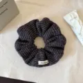 Herfst gebreide wollen haarscrunchie, zachte dikke gebreide paardenstaartouder, casual haaraccessoire. - Donker Koffie