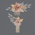 Goldfarbenes Blumen Haarkamm Set mit rosa Blüten und weißen Perlen für die Hochzeit. - Wald Stil Blumen Haarkamm Set
