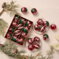 Weihnachtsbaum Deko Kugeln Set, 12 Stk glitzernd bemalt rot grün Christbaumschmuck. - 6cm Durchmesser (12 Stück/Packung)