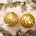 Bola de Navidad dorada con diseño de rombo cóncavo 3D y purpurina, variante de adorno. - 25cm 1 Pieza / Dorado