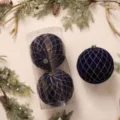 Grande palla di Natale floccata 30cm blu scuro in velluto con griglia dorata da appendere - Palla a Griglia 20cm (2pz/Scatola) / Blu Notte