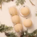 Palle di Natale floccate extra large con strisce glitter argento, set di decorazioni per alberi. - Palla Zucca 15cm (3pz/Scatola) / Bianco Latte