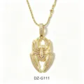 Gros plan détaillé du collier pendentif araignée hip hop, élégant bijou en zircone plaqué or. - Collier Chaîne de Corde / Or