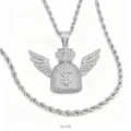 Vue détaillée d'un collier de sac d'argent avec ailes et pavé de zircones cubiques. - Chaîne Tordue (3x24 pouces) / Argent