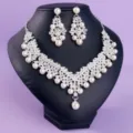 Parure de bijoux collier boucles d'oreilles perles strass argent mariage fête spectacle - Collier et Boucles d'Oreilles Perle Artificielle (NS-J6524SPL)