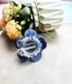 Pince à cheveux fleur bleue avec perles et strass, élégant accessoire pour femmes. - Style Floral à Dégradé Lourd Bleu (4)