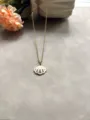 Collier pendentif coquillage doré avec émail blanc et strass pour femmes style océan. - Ivoire